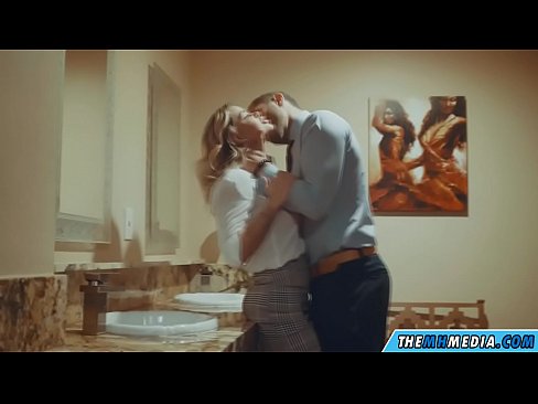 ❤️ Kad krūtiska blondīne pavedina tevi publiskā tualetē ️ Super porno pie lv.killvs.top ❌❤